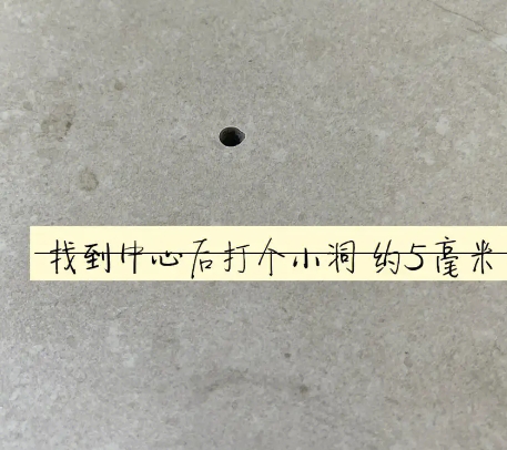 石林瓷砖空鼓维修公司专业解答在瓷砖铺贴过程中，如果砂料搅拌不均匀，将会带来以下问题